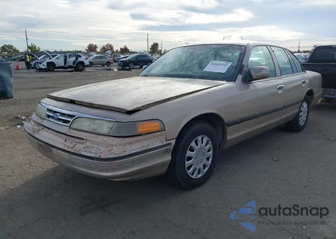 1997 Ford Crown Victoria Police Interceptor z USA, uszkodzony, nr VIN 2FALP71W4VX207848